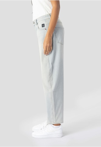 Regular Jean 'Yoana' Elias Rumelis en bleu