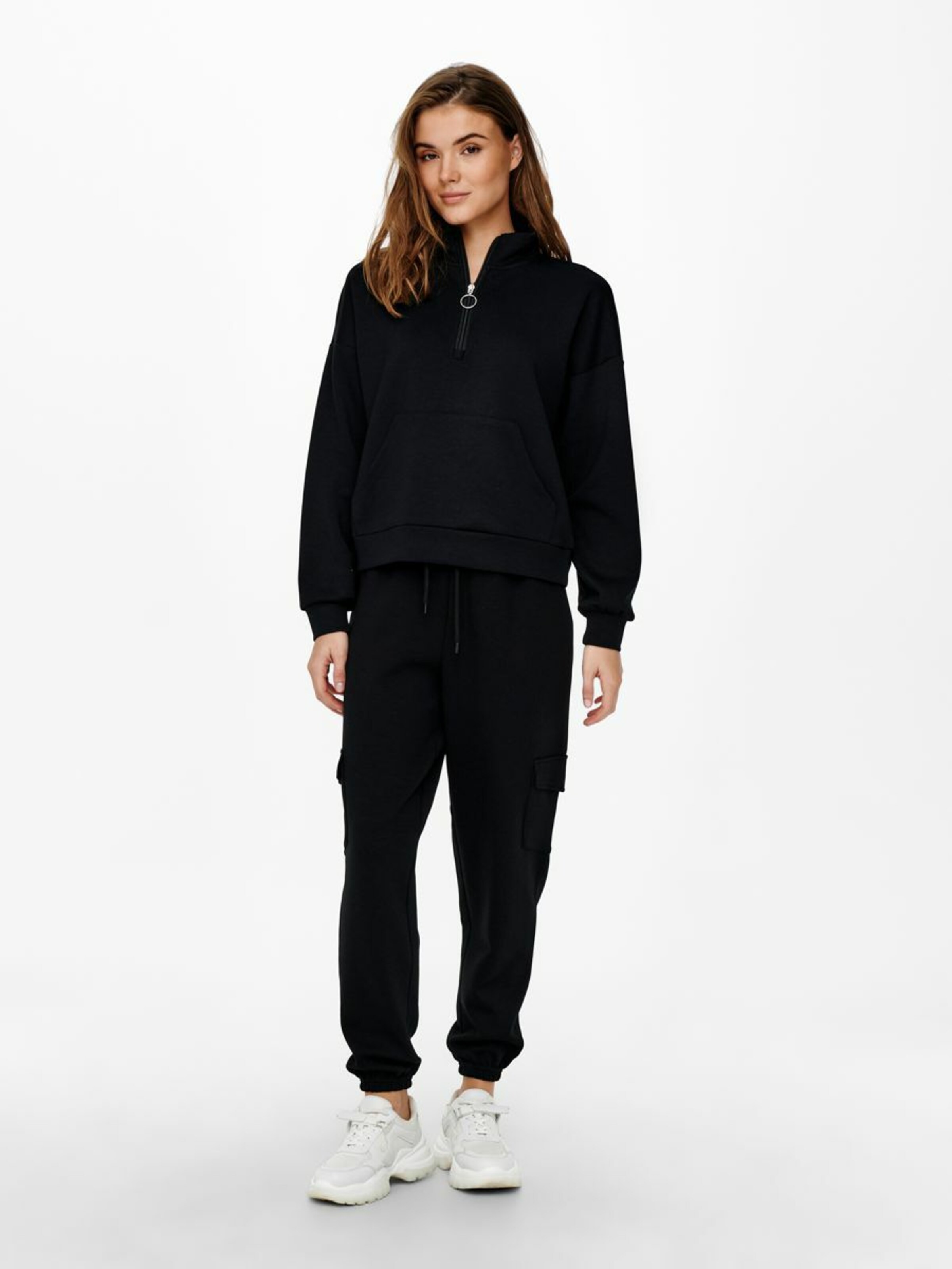 Frauen Sportarten ONLY PLAY Sweatshirt in Schwarz - UU85712 Frauen Sportarten ONLY PLAY Sweatshirt in Schwarz - UU85712