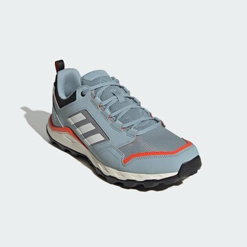 Chaussure de course 'Tracerocker 2.0' ADIDAS TERREX en gris