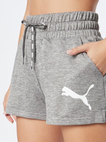 PUMA Štandardný strih Športové nohavice 'Fit Tech Knit 3" Short' - Sivá