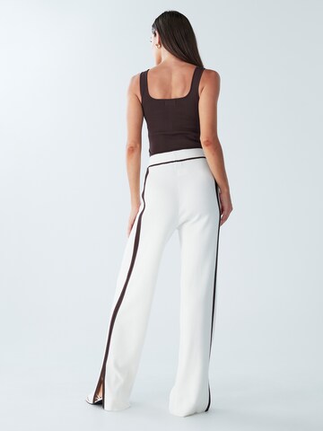 Wide leg Pantaloni 'ELENOR' di BWLDR in bianco: dietro