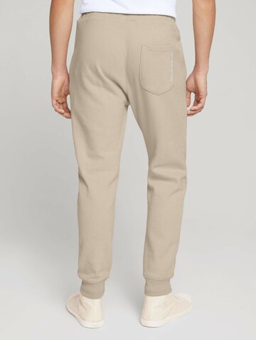 TOM TAILOR DENIM Tapered Broek in Beige