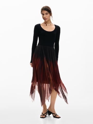 melns Desigual Adīta kleita: no priekšpuses