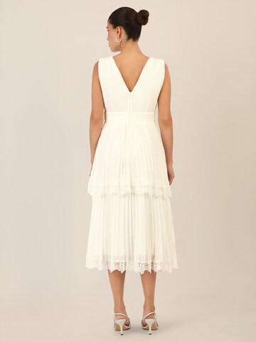 APART Kleid in Weiß