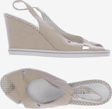 TOMMY HILFIGER Sandalen 39 in Beige: predná strana