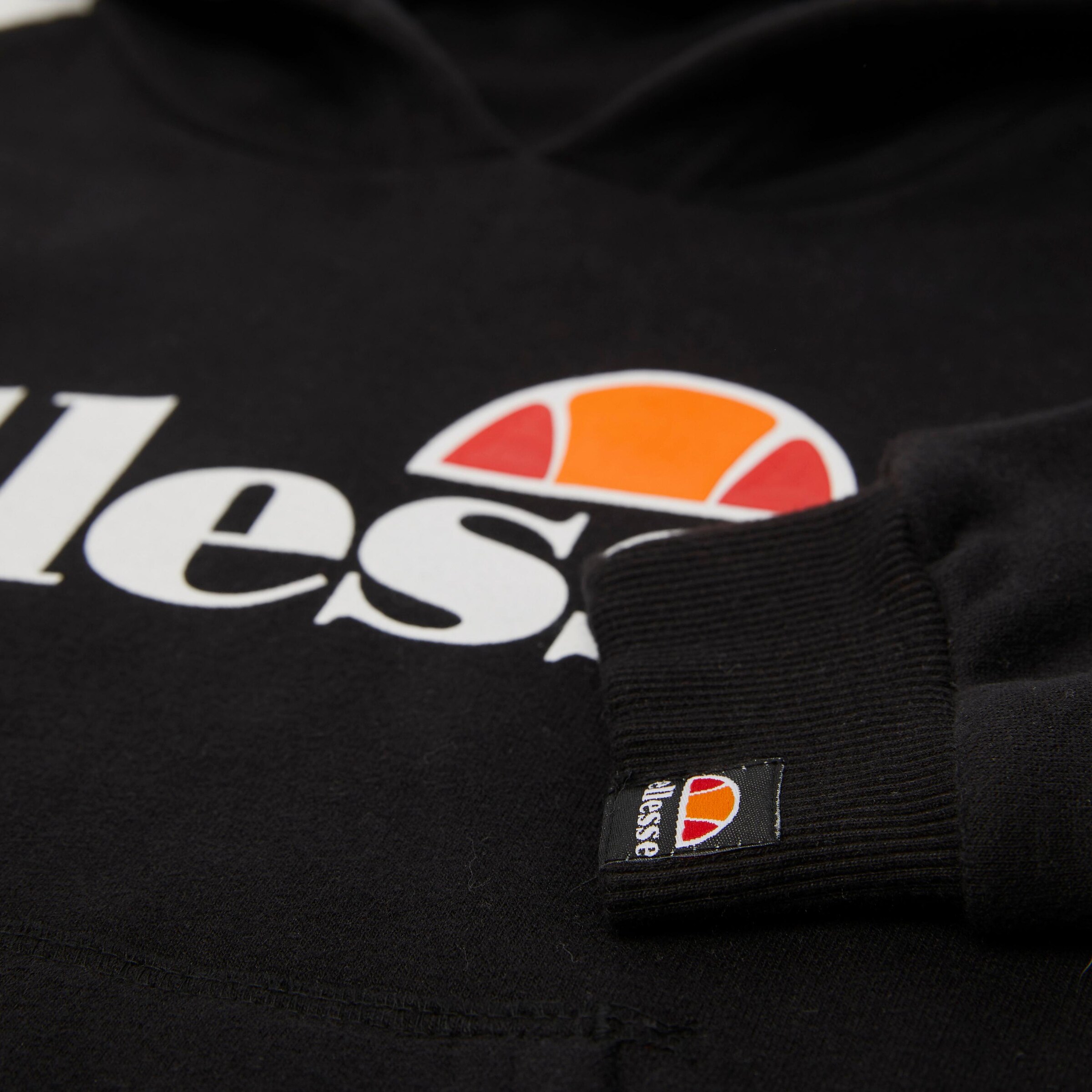 ELLESSE Sweatshirt 'Isobel' in Schwarz | ABOUT YOU