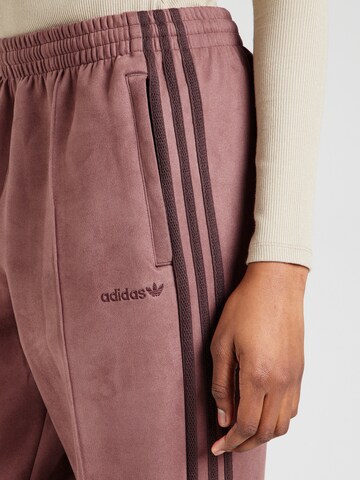Effilé Pantalon ADIDAS ORIGINALS en marron
