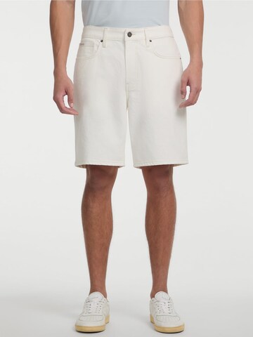 GUESS Regular Jeans in White: front
