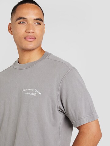 Abercrombie & Fitch Bluser & t-shirts i grå