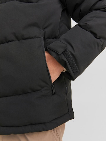 JACK & JONES Zimska jakna 'Otis' | črna barva
