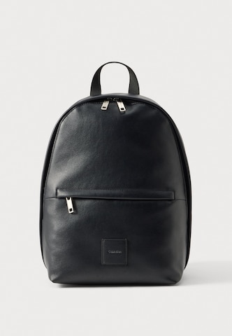 Calvin Klein - Mochila em preto: frente