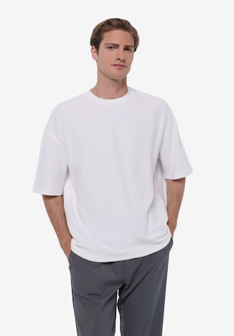 Colin's Shirt in White: front