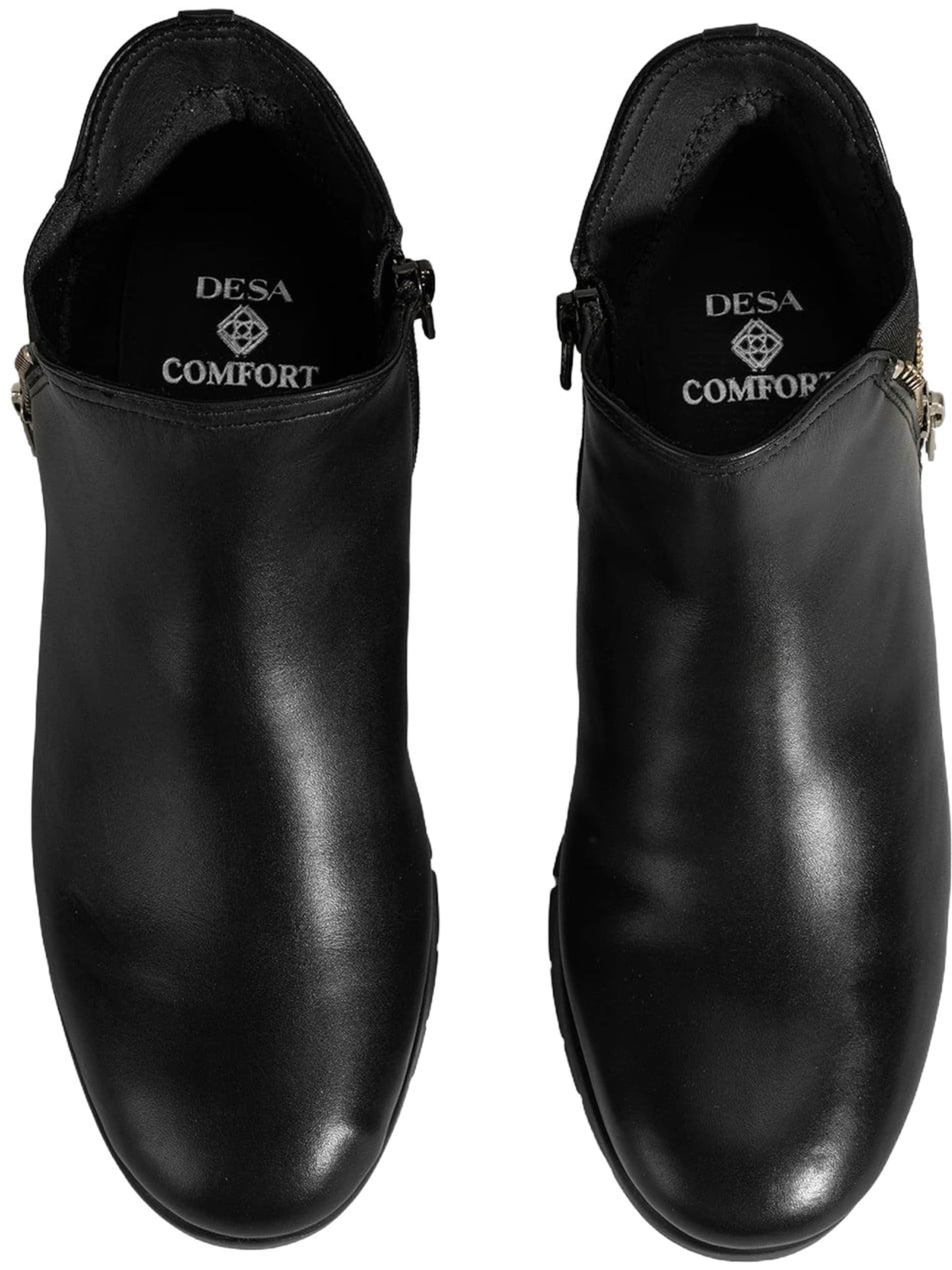 Desa Boots in Black