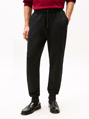 TOMMY HILFIGER Tapered Hose 'ESSENTIAL' in Schwarz: Vorderseite