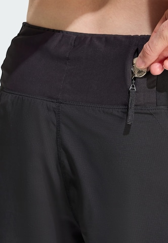 ADIDAS PERFORMANCE Regular Sportshorts 'Adi365 Formotion' in Schwarz