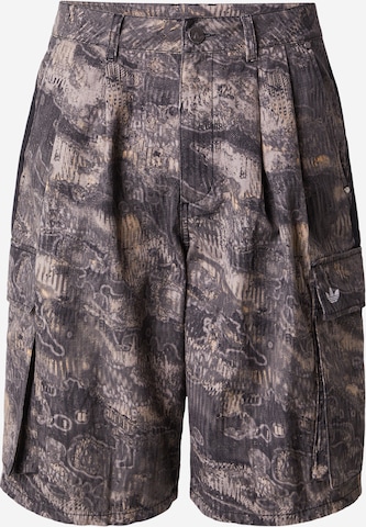 ADIDAS ORIGINALSLoosefit Cargo hlače 'Adilenium Season 5' - siva boja: prednji dio