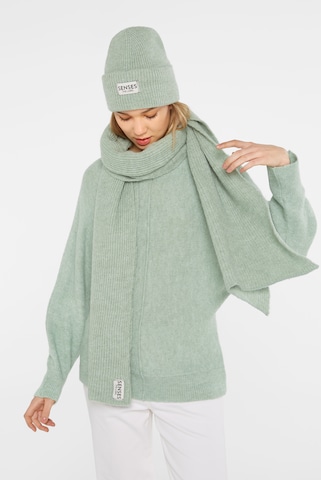 SENSES.THE LABEL Scarf in Green: front