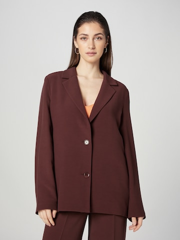 Blazer 'Malou' A LOT LESS en marron : devant