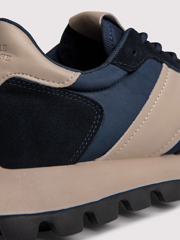 Pantofi de la Ombre pe albastru