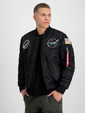 melns ALPHA INDUSTRIES Starpsezonu jaka 'NASA': no priekšpuses