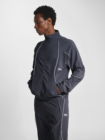 Hummel Sportjacke in Grau: Vorderseite