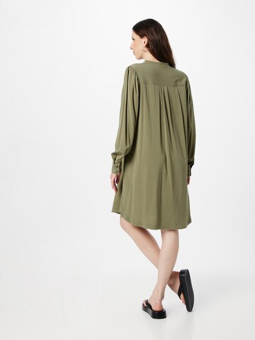 Soft Rebels - Vestido camisero 'Alia' en verde