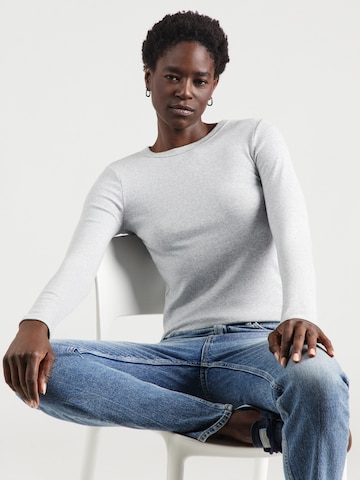 GAP Koszulka w kolorze szary: przód