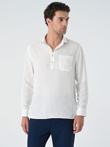 Antioch Regular fit Button Up Shirt in White: front