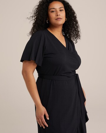 Abito di WE Fashion in nero: frontale