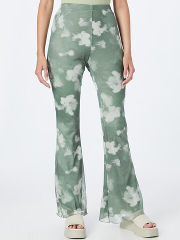 Nasty Gal Flared Trousers in Green: front