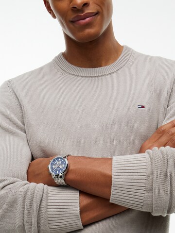 Tommy Jeans Sweater 'ESS' in Grey
