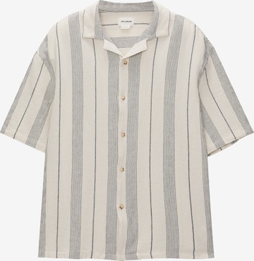 Pull&Bear Comfort fit Button Up Shirt in White: front