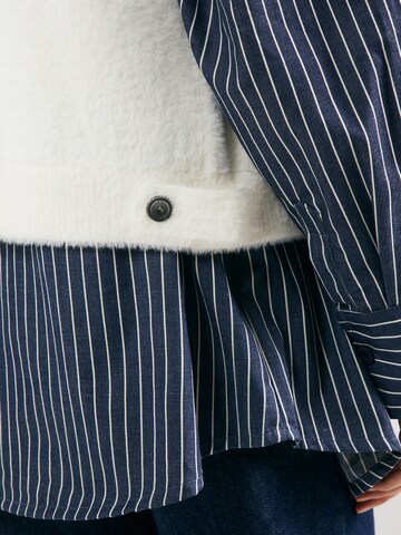 Cardigan 'Elona' RINO & PELLE en blanc