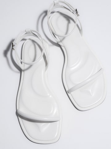 Estro - Sandalias '5039-2' en blanco
