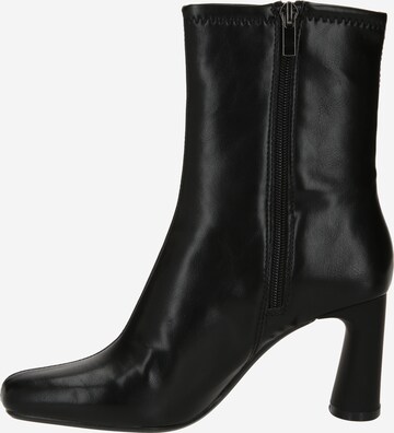 Bershka Bootie in Black