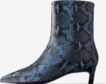 Cizme glezne 'STEAL THE SHOW' de la L37 HANDMADE SHOES pe albastru: față