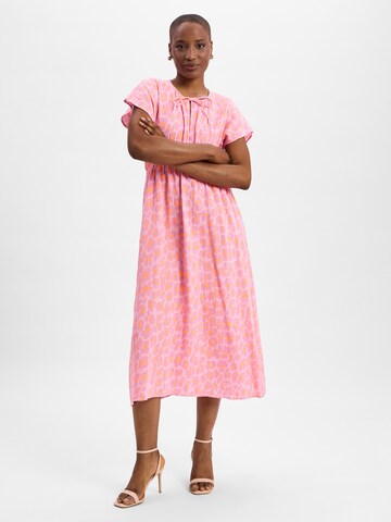 Marie Lund Dress in Purple: front