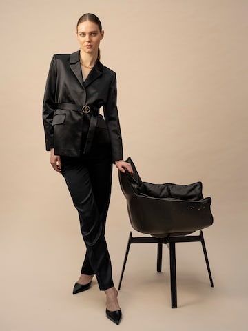 Anse Victorin Blazer 'Claire' in Black: front