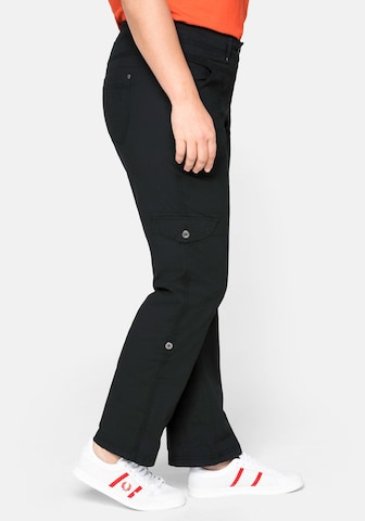 SHEEGO Regular Cargo trousers in Black: front