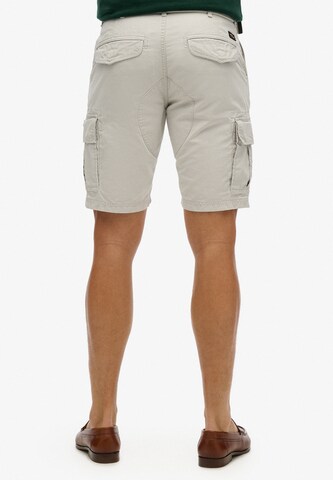 Regular Pantalon cargo Superdry en gris