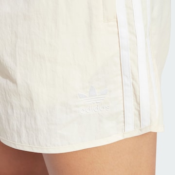 balta ADIDAS ORIGINALS Standartinis Kelnės 'Adicolor Classics Sprinter'