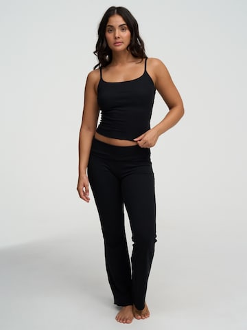 cfab (formerly creamy fabrics) Flared Leggings 'Cotton Flared Bootcut Leggings' i svart: framsida