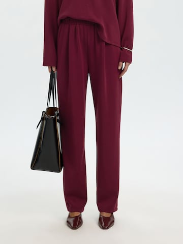 SELECTED Loosefit Bandplooibroek 'SLFTenny' in Rood: voorkant