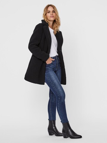 Manteau mi-saison 'DONNA' VERO MODA en noir