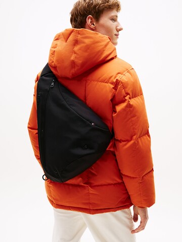 Sac à bandoulière TOMMY HILFIGER en noir : devant