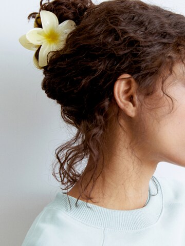 Ornement pour cheveux 'HIBISCUS' Pull&Bear en jaune
