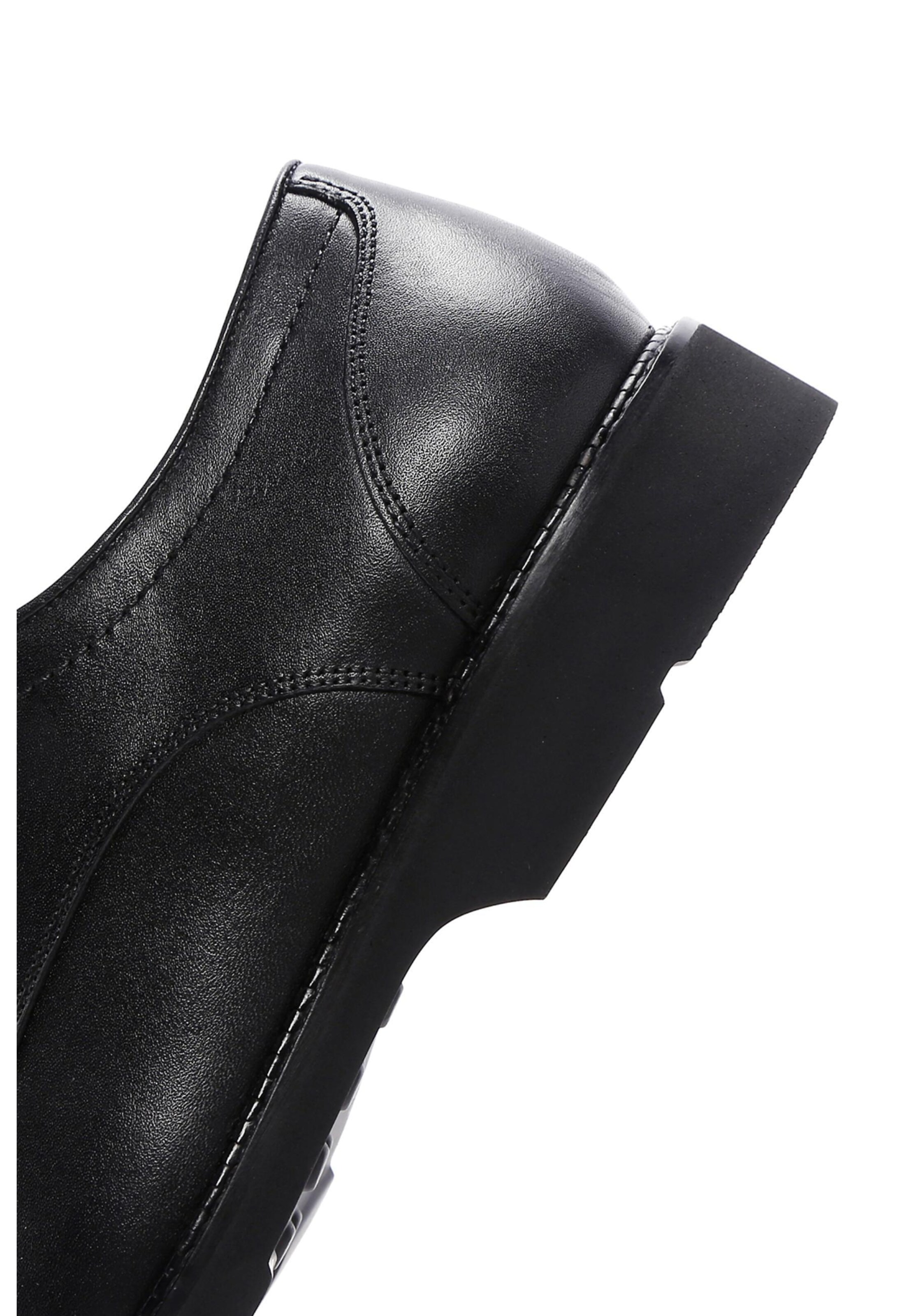 Chaussure à lacets Derimod en noir