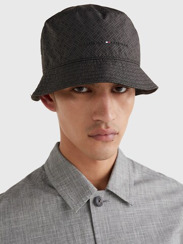 TOMMY HILFIGER Hat in Black: front