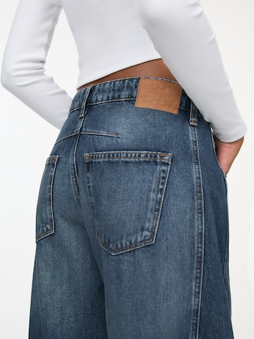 Pull&Bear Loosefit Jeans i blå