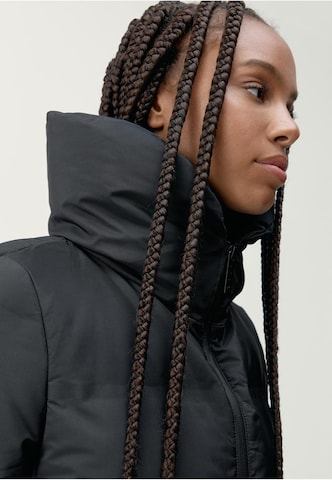 Manteau d’hiver Born Living Yoga en noir